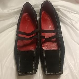 AEROSOLES Black Flats with Red Insole